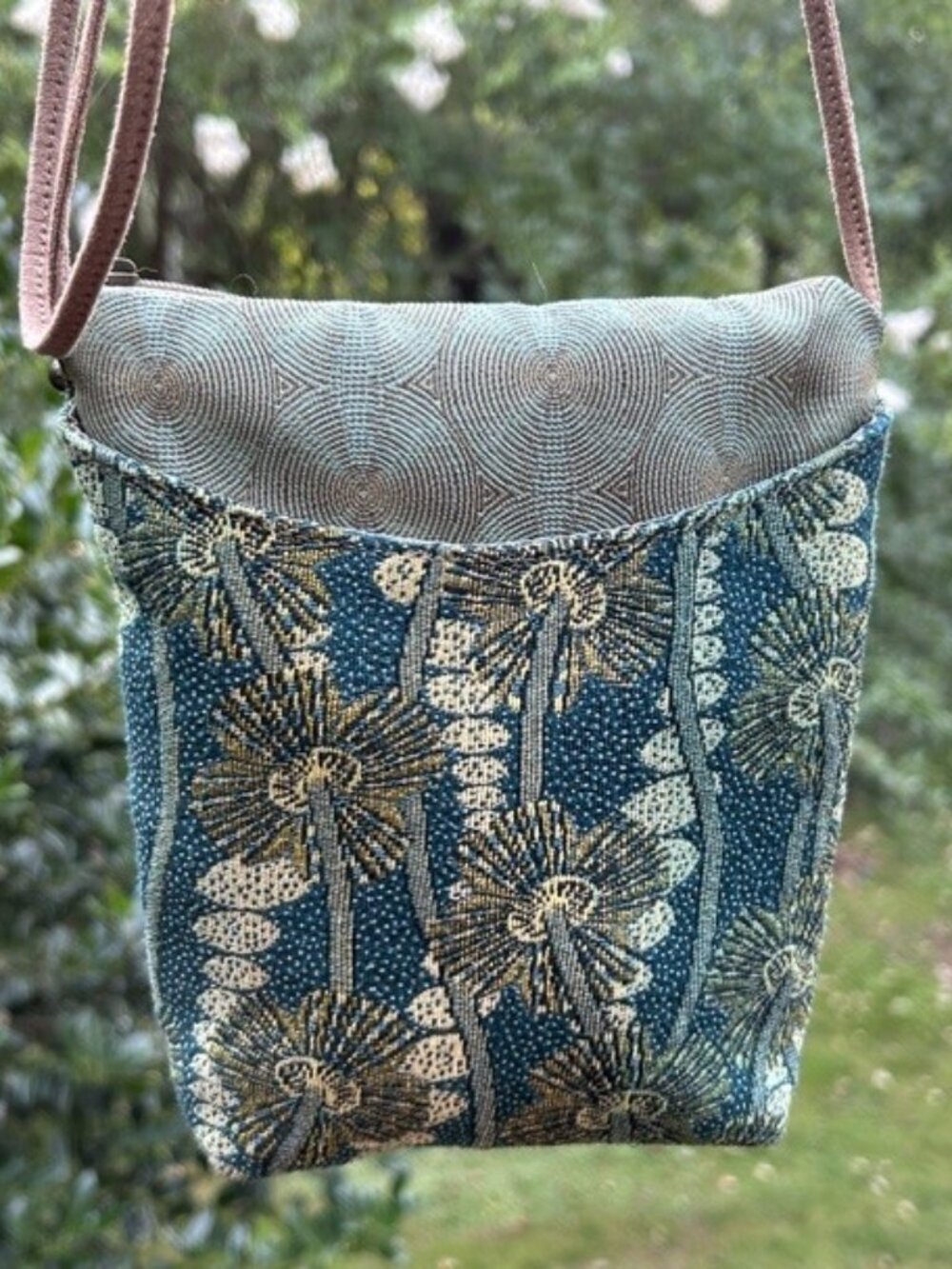 MARUCA “Busy Bee” Floral Green Blue Tapestry Crossbody BAG